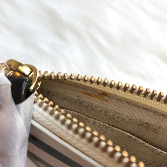 New KATE SPADE Striped Zippery Chrissy Wristlet Black Cream 8.25” x 4.6” - Picture 7 of 11